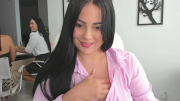 Emillybrowm  10-11-2021 show hot Couple